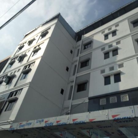 Penthouse Hotel Yakarta Exterior foto