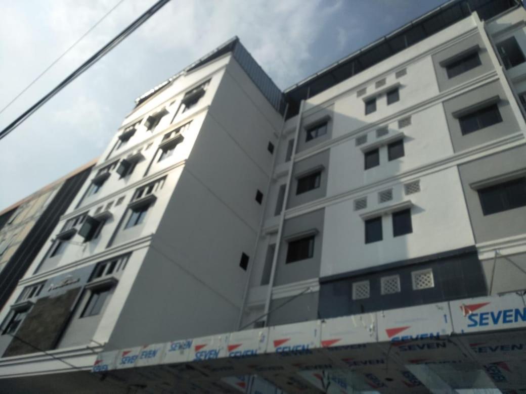 Penthouse Hotel Yakarta Exterior foto