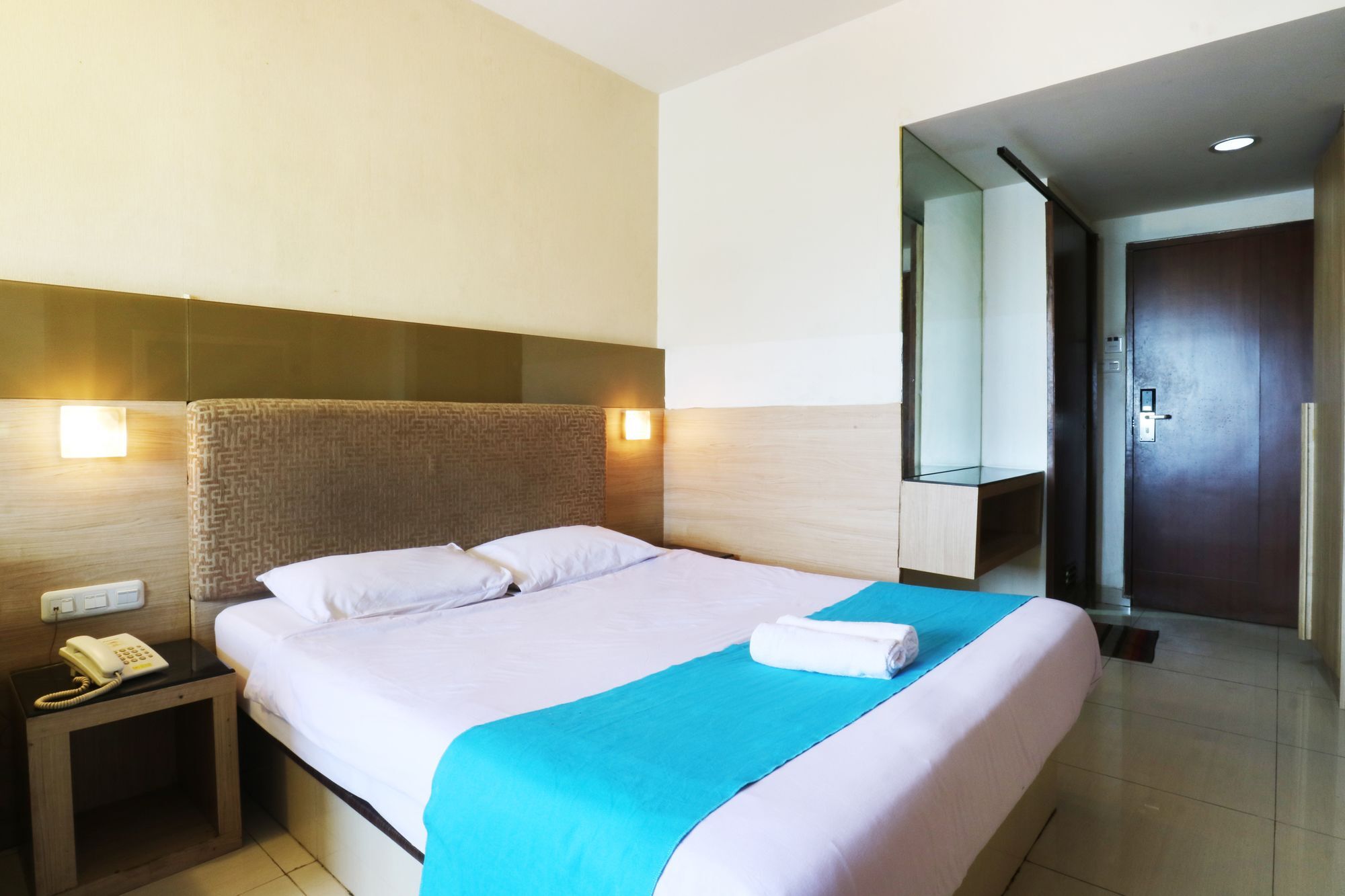 Penthouse Hotel Yakarta Exterior foto