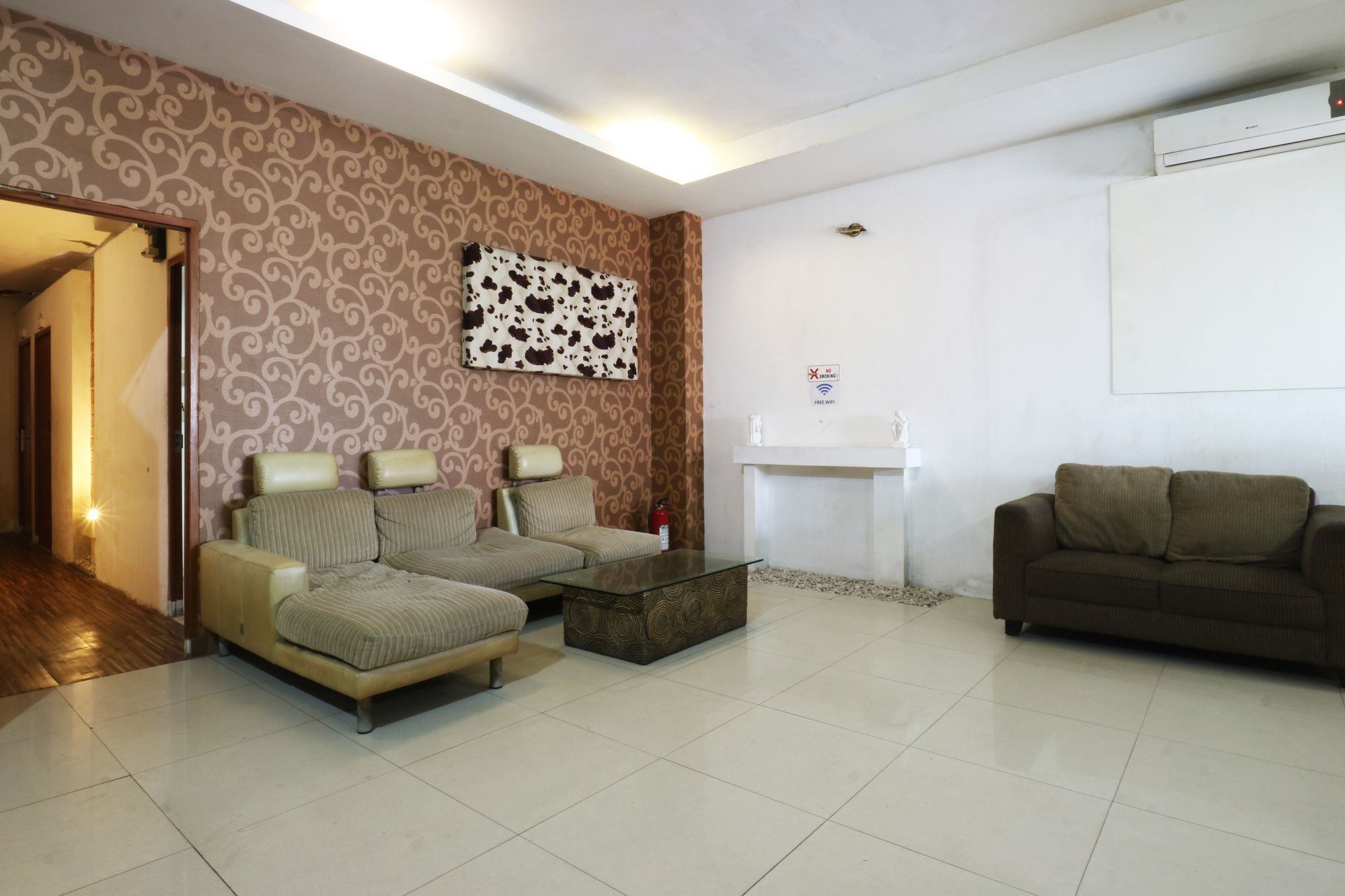 Penthouse Hotel Yakarta Exterior foto