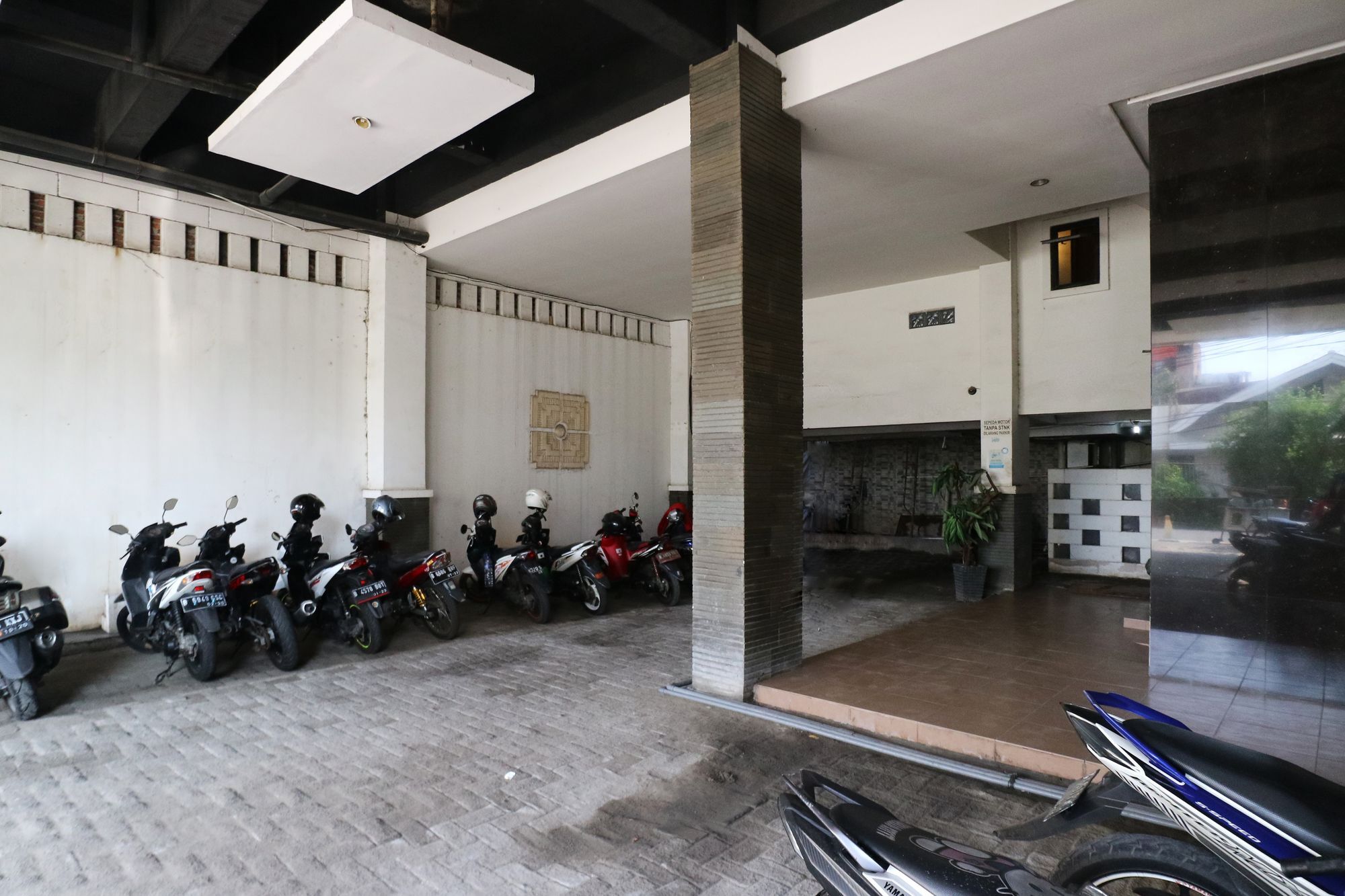 Penthouse Hotel Yakarta Exterior foto
